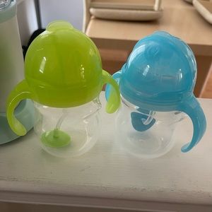 Munchkin sippy cups- never used